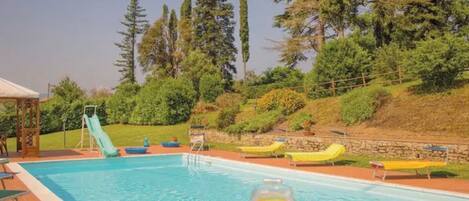 Piscine extérieure (ouverte en saison)