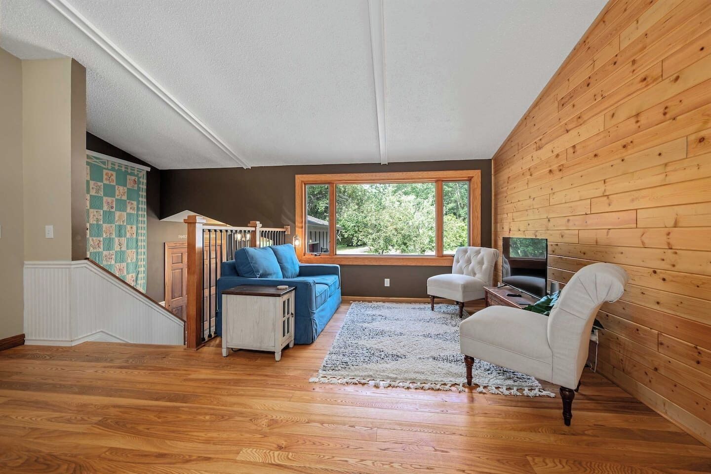 スマートテレビ、DVD プレーヤー、書斎 / ワークスペース、PC モニター