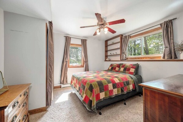 Desk, iron/ironing board, free WiFi, bed sheets