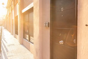 Exterior detail - The Maritim Studio B by Florit Flats (Valencia)