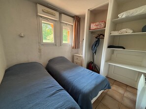 2 bedrooms