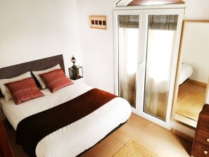 1 bedroom, internet, bed sheets