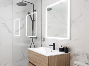 Hair dryer - Apartment in Granada - Comfort and Convenience (Granada)