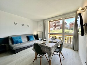 TV - Cozy Studio for 5 with Free WiFi (Le Dévoluy)