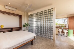 1 slaapkamer, een strijkplank/strijkijzer, gratis wifi, beddengoed