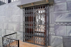 House | Reception