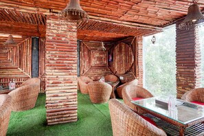 House | Tempat makan