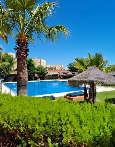 Studio '100m from the Beach' with Shared Pool, Private Terrace and Wi-Fi