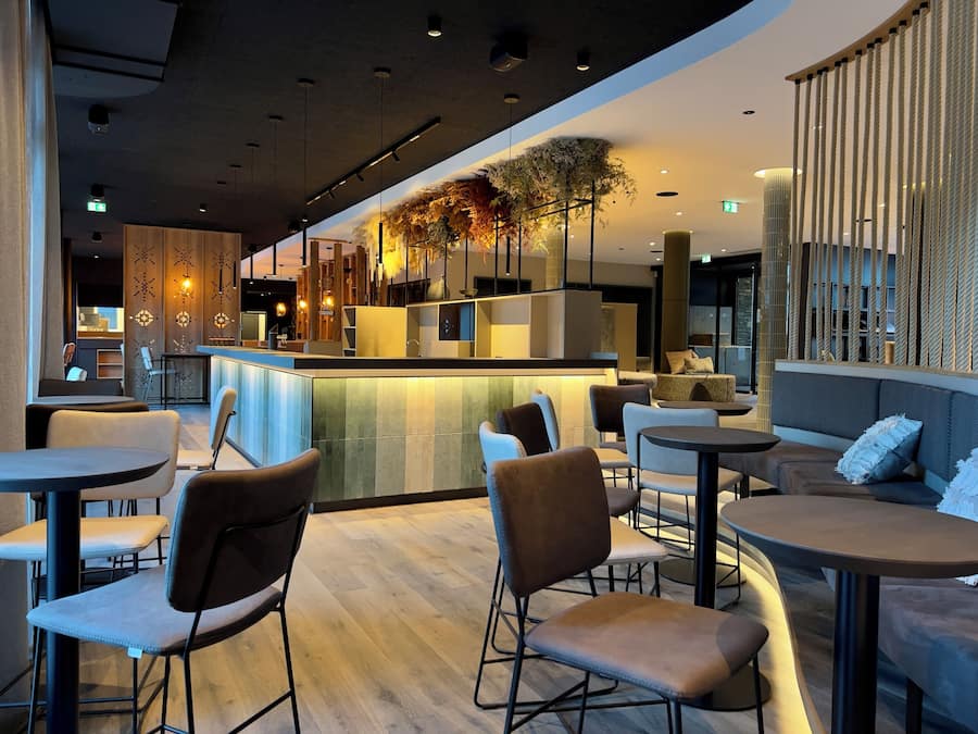 Cocktail bar