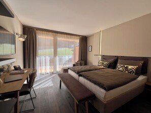 Hypo-allergenic bedding, desk, cribs/infant beds, free WiFi - Revier Boutique Hotel Kaprun (Kaprun)