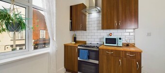 2 Bed Apartment- Leigh Broadway