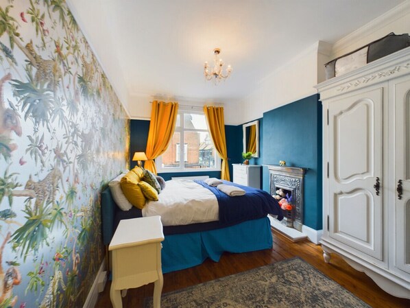 2 bedrooms, desk, iron/ironing board, free WiFi