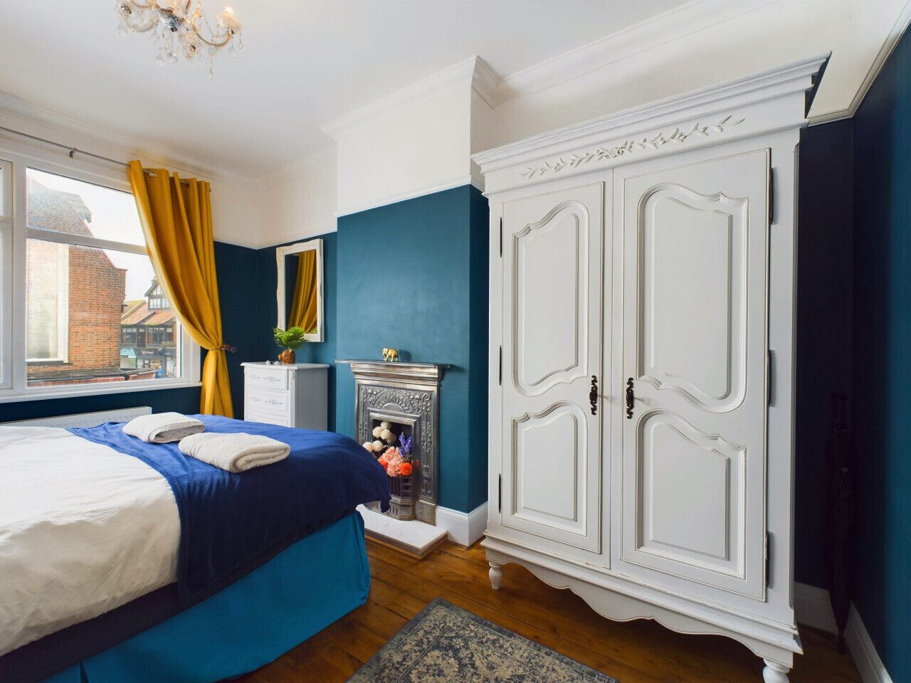 2 bedrooms, desk, iron/ironing board, free WiFi