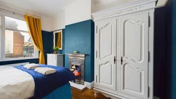 2 bedrooms, desk, iron/ironing board, free WiFi