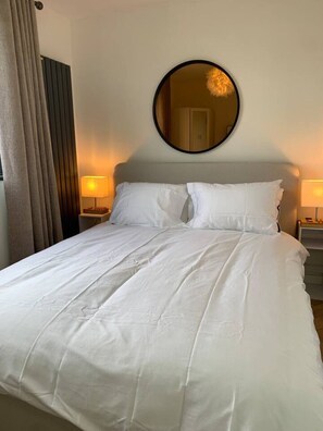 1 soverom, strykejern/-brett, reiseseng for barn og wi-fi