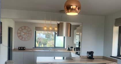 Luxury Apartment- Beach 10mins