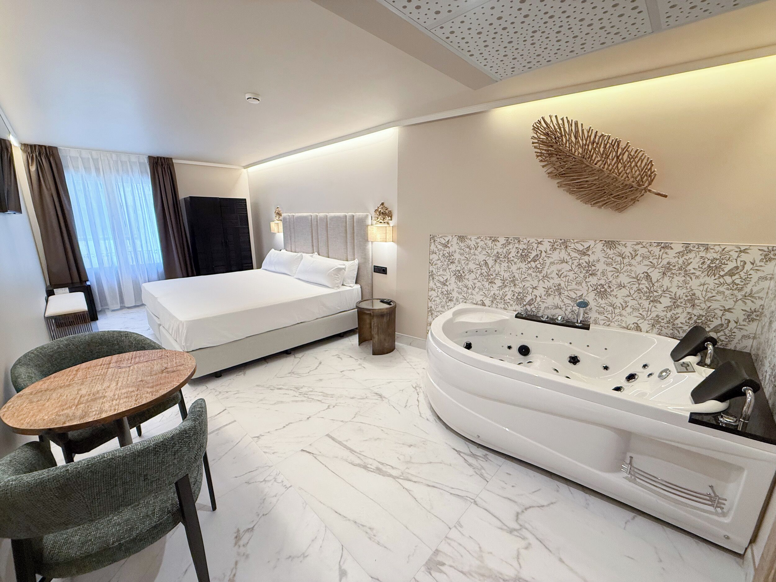 Couette en duvet, lit avec matelas en mousse à mémoire, décor unique