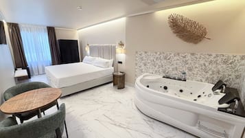 Comfort Double Room, City View | Gebar bulu kapas, busa memori, meja, ruang kerja komputer riba