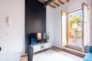 Smart TV - Flower Terrace – Campo de’ Fiori
-  Panoramic terrace in the heart of Rome - (Roma)