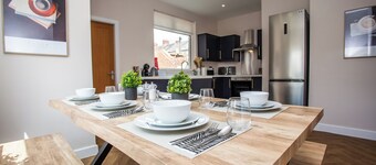 Welcome to Haughton Terrace, a spacious and stylish home in Blyth, perfect for families or groups of up to 9 guests. Enjoy modern comforts, 5 cozy bedrooms, 2 bathrooms, and easy access to the coast and local amenities.