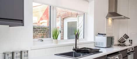 Fridge, microwave, oven, stovetop