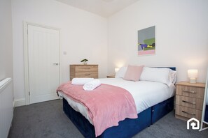 3 chambres, bureau, fer et planche à repasser, Wi-Fi gratuit