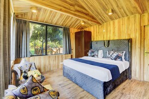 Villa, piscine privée, vue sur le jardin | Bureau, espace de travail pour ordinateurs portables