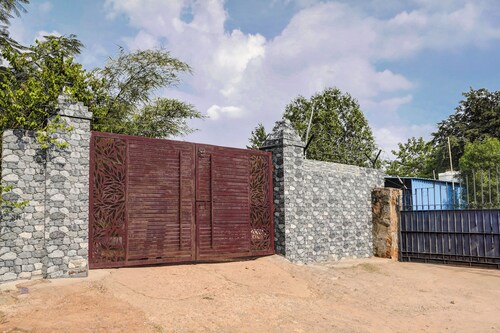 Alaya Stays Fortezza | Pet-friendly 6-BHK Farmhouse With Private Pool