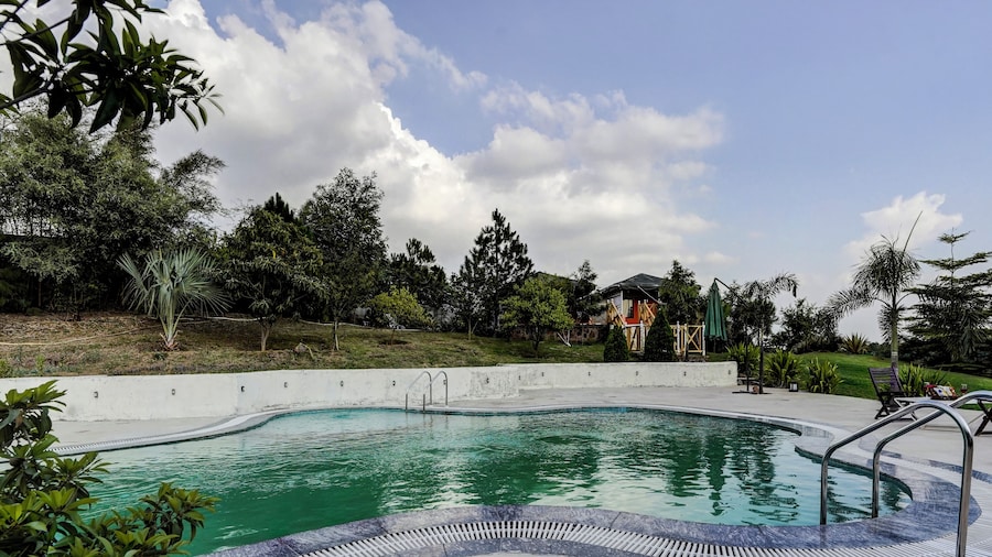 Alaya Stays Fortezza | Pet-friendly 6-BHK Farmhouse With Private Pool