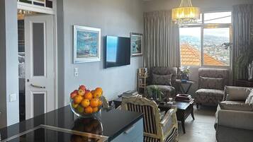 House, 3 Bedrooms | Living room