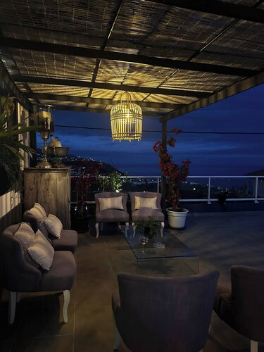 Miguel's Seaview Corner