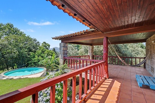 Ferienhaus 'Casa Nova das Oliveiras' mit Bergblick, WLAN und Klimaanlage