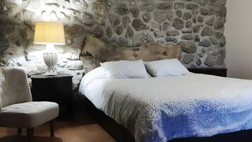 3 slaapkamers, een strijkplank/strijkijzer, wifi, beddengoed