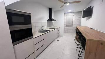 Réfrigérateur, micro-ondes, lave-vaisselle