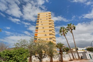 Exterior - Vacation 'Lovely Nice Los Cristianos' with Sea View, Shared Pool and Wi-Fi (Los Cristianos)