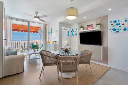 Ferienwohnung 'Lovely Nice Los Cristianos' mit Meerblick, Gemeinschaftspool und WLAN