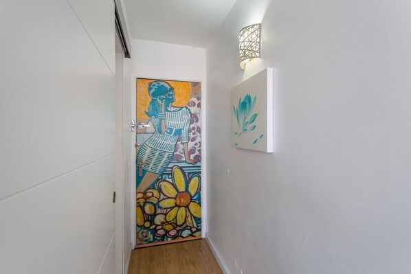 Interior - Vacation 'Lovely Nice Los Cristianos' with Sea View, Shared Pool and Wi-Fi (Los Cristianos)