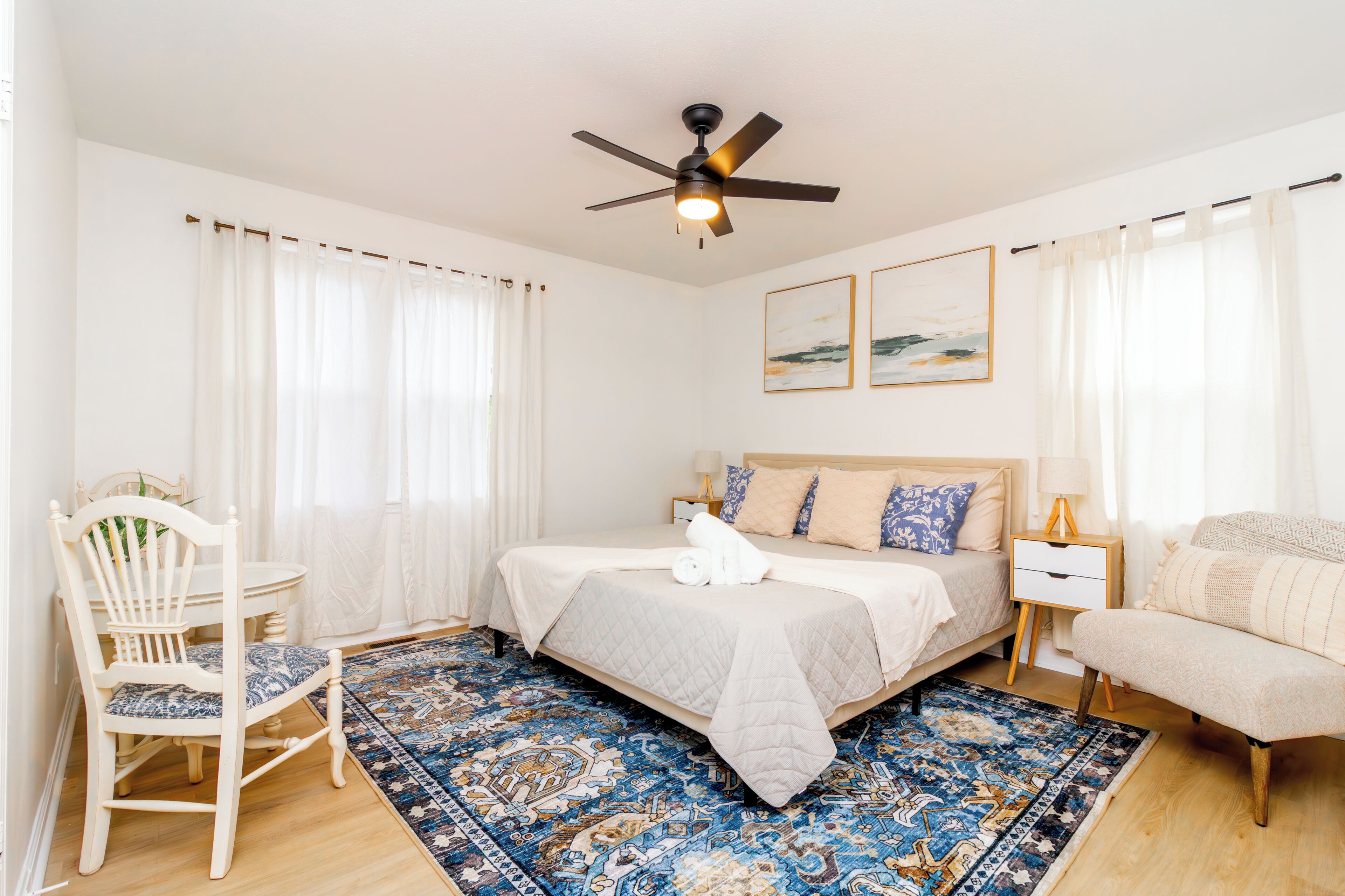 4 dormitoris, planxa i posts de planxar, Internet i roba de llit 