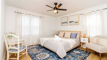 4 soverom, strykejern/-brett, internettilgang og sengetøy