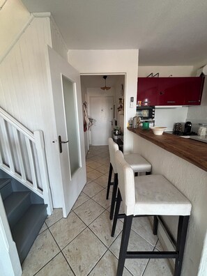 Micro-ondas, fogão, cooktop