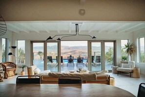 Télévision, espaces bureaux