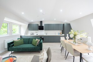 Premier Apartment | Living area