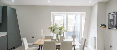 Appartement « Premier » | Restauration dans la chambre