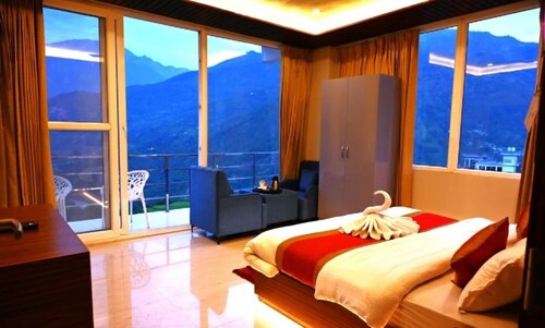 R Narayan Pleasant Inn Hotel - Guptkashi