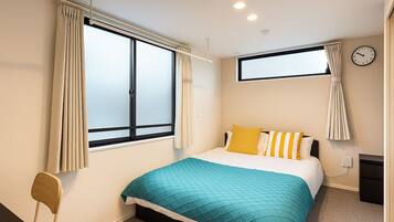 Desk, laptop workspace, blackout drapes, free WiFi