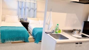 Standard Quadruple Room, Multiple Beds | In-room dining