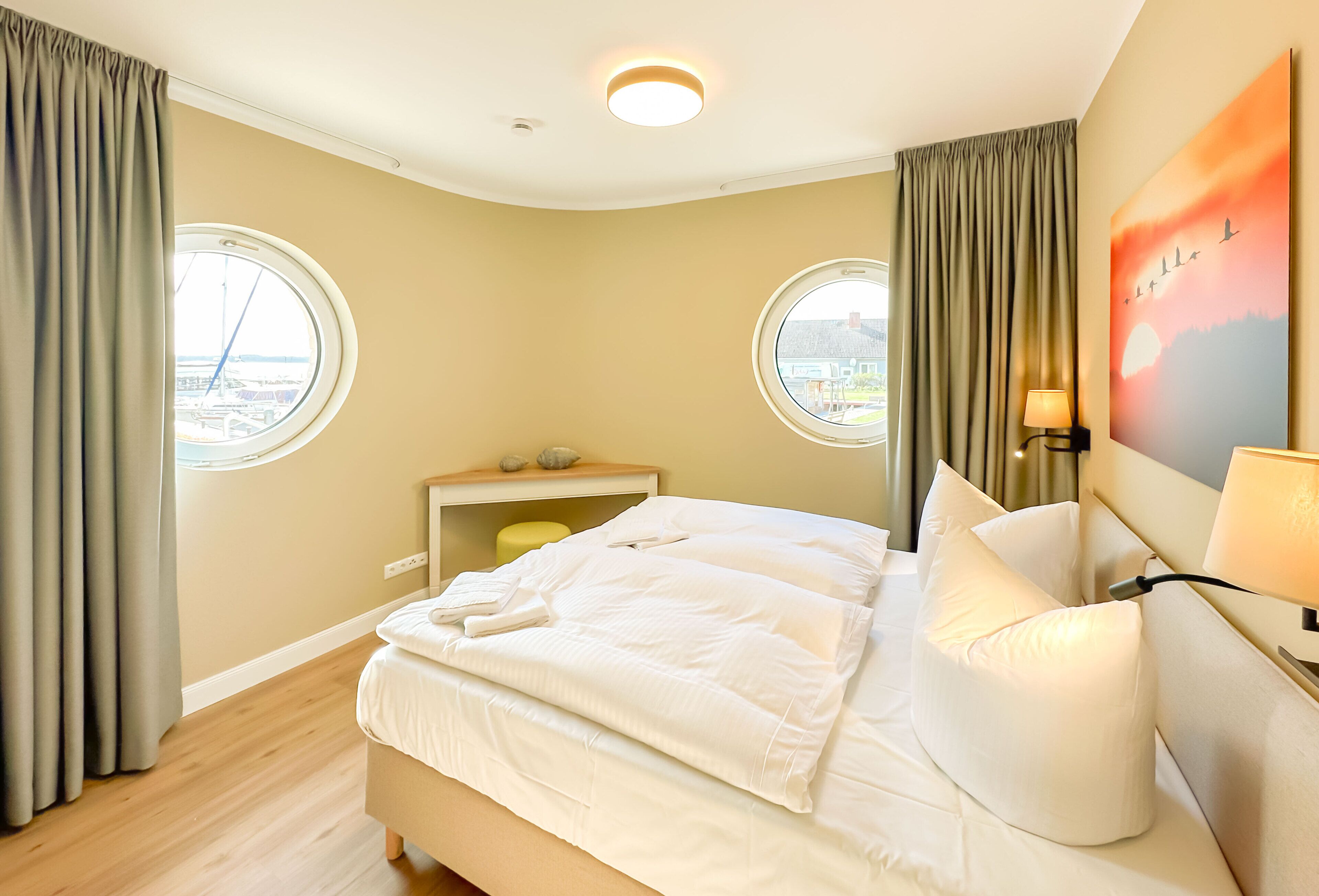 Deluxe Suite, Balcony, Sea View | In-room safe, free WiFi, bed sheets