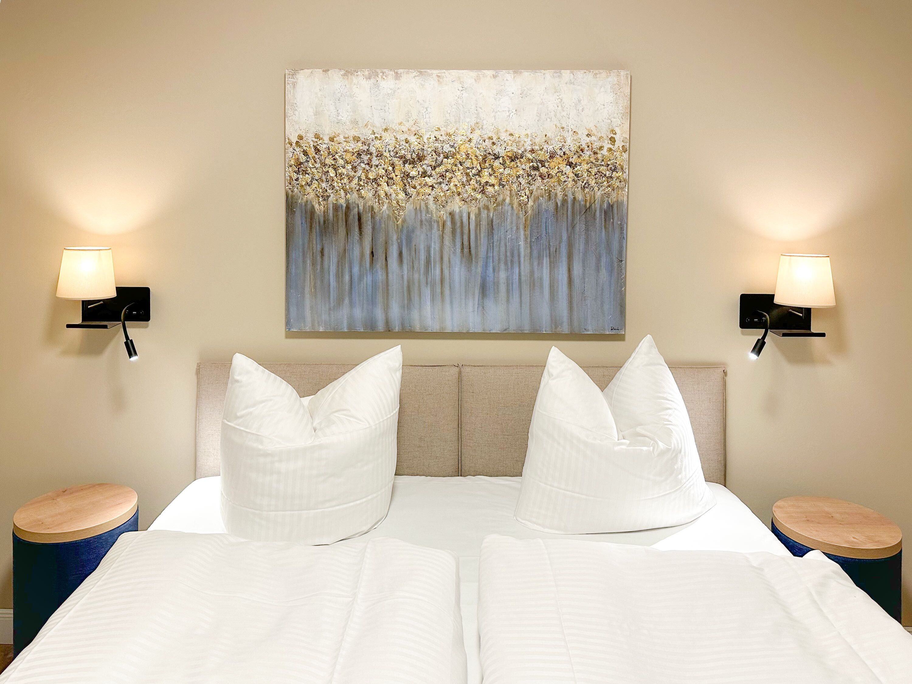 Deluxe Suite, Balcony, Sea View | In-room safe, free WiFi, bed sheets