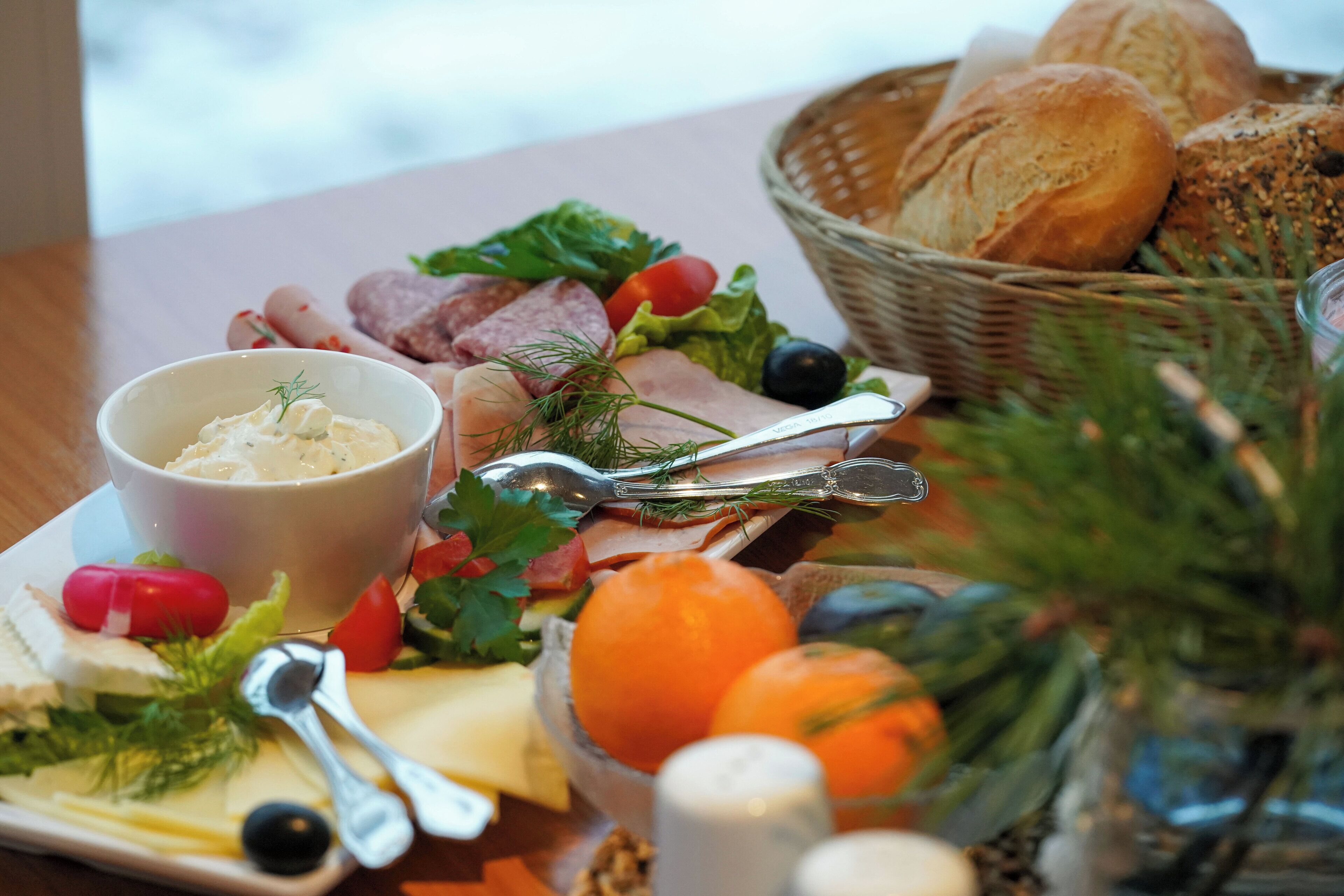 Sarapan ala kontinental setiap hari (EUR 17.00 per orang)