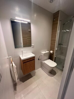 Shower, towels